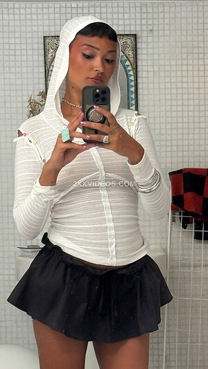 Joy Crookes Nude Leaked Photo #7