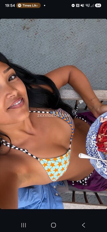 Joy Crookes photo