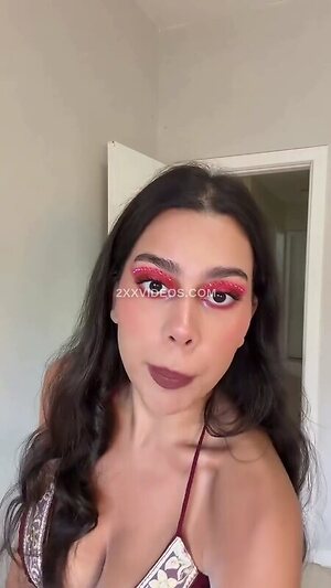 Julia Alvarenga photo
