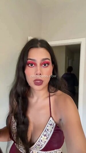 Julia Alvarenga photo