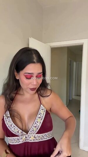 Julia Alvarenga Nude Photos