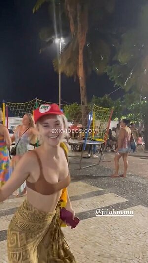 Juliana Lohmann Nude Leaked Photo #8