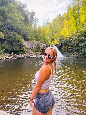 Julianna Elisee photo