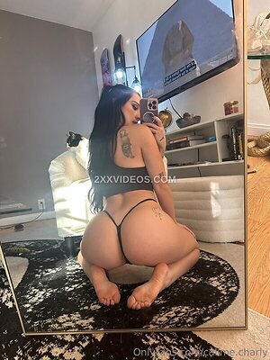 justcharlyy Nude Leaked Photo #43