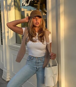 Kara Del Toro photo