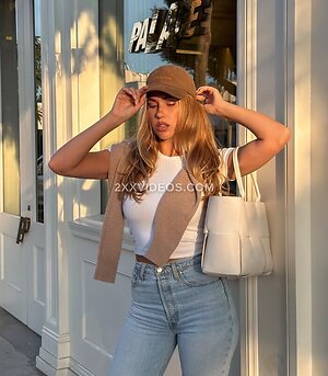 Kara Del Toro photo