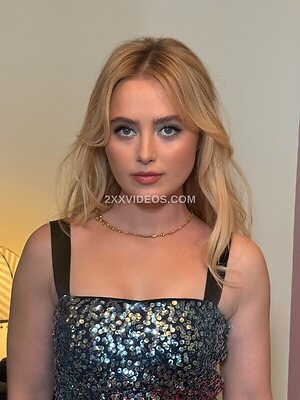 Kathryn Newton photo