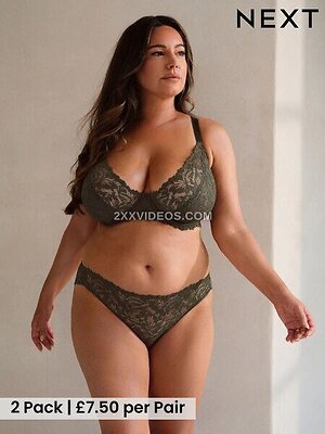 Kelly Brook photo