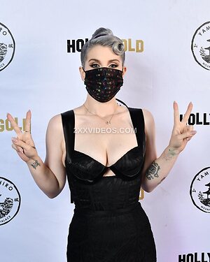 Kelly Osbourne photo