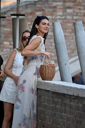 Kendall Jenner photo
