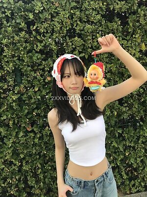 Kim Chaewon photo