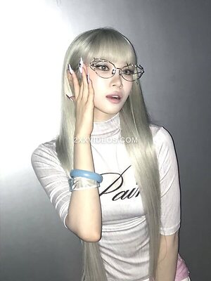 Kim Chaewon photo