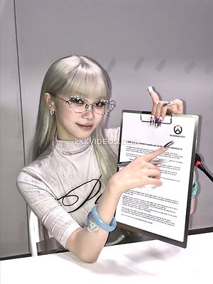 Kim Chaewon photo