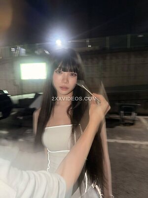 Kim Chaewon photo
