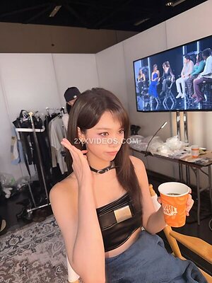 Kim Chaewon photo