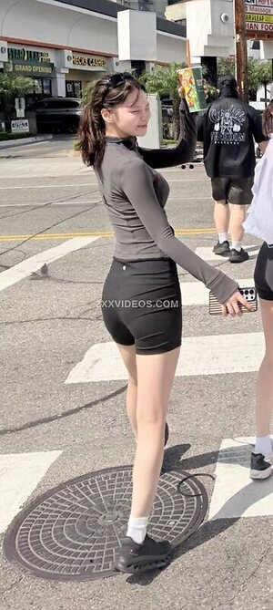 Kim Chaewon photo
