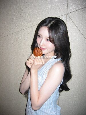 Kim Ga-eul Nude Leaked Photo #99