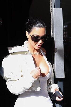 Kim Kardashian Nude Leaked Photo #30