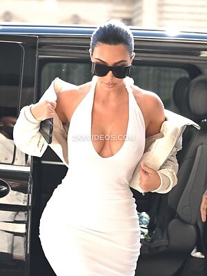 Kim Kardashian Nude Leaked Photo #33