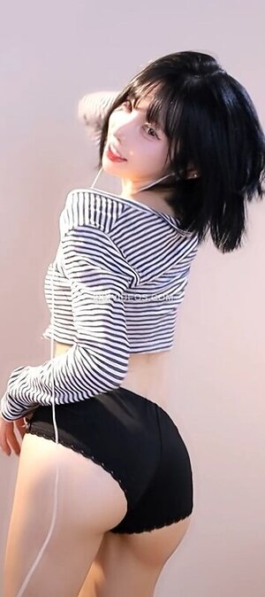 Kim Yu photo