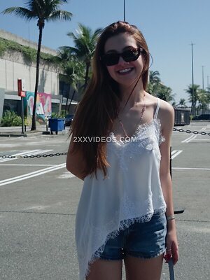 Klara Castanho Nude Leaked Photo #7