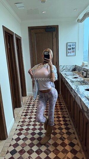 kngemma Nude Leaked Photo #3