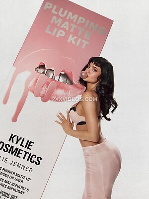 Kylie Jenner Nude Leaked Photo #2