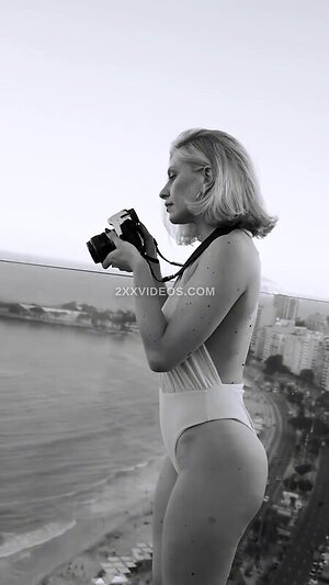 Lana Rhodes Nude Leaked Photo #8