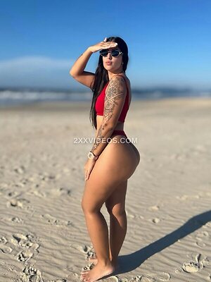 Lara castro photo