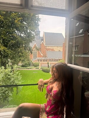 LARA RAJ photo