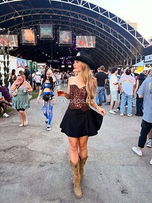 Lauren Southern photo