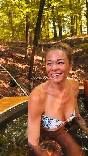 LEANN RIMES Nude Leaked Photo #8