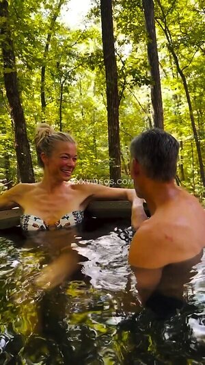 LEANN RIMES Nude Leaked Photo #11