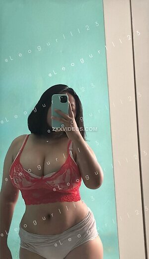 Leogurlll23 Preview