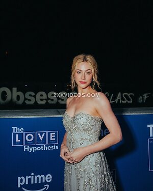 Lili Reinhart photo