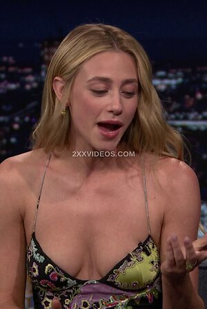 Lili Reinhart photo