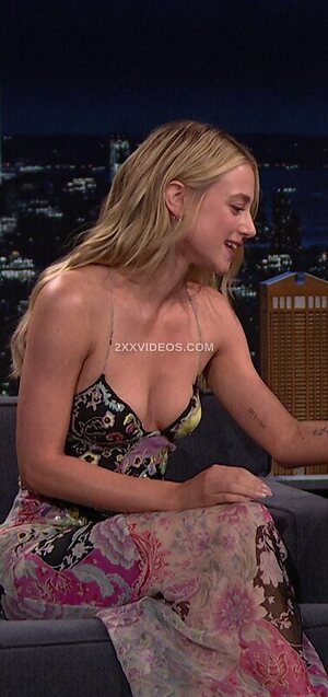 Lili Reinhart photo