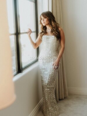 Linda Cardellini photo