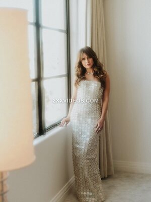 Linda Cardellini photo
