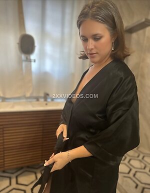 Linda Crews Nude Leaked Photo #10