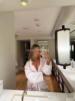 Lindsay Brewer Nude Leaked Photo #7