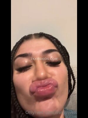 Lip Sniffing Nude Leaked Photo #2