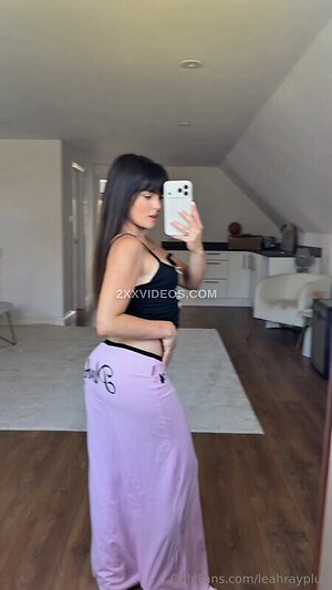 Littleleah100 Nude Leaked Photo #3