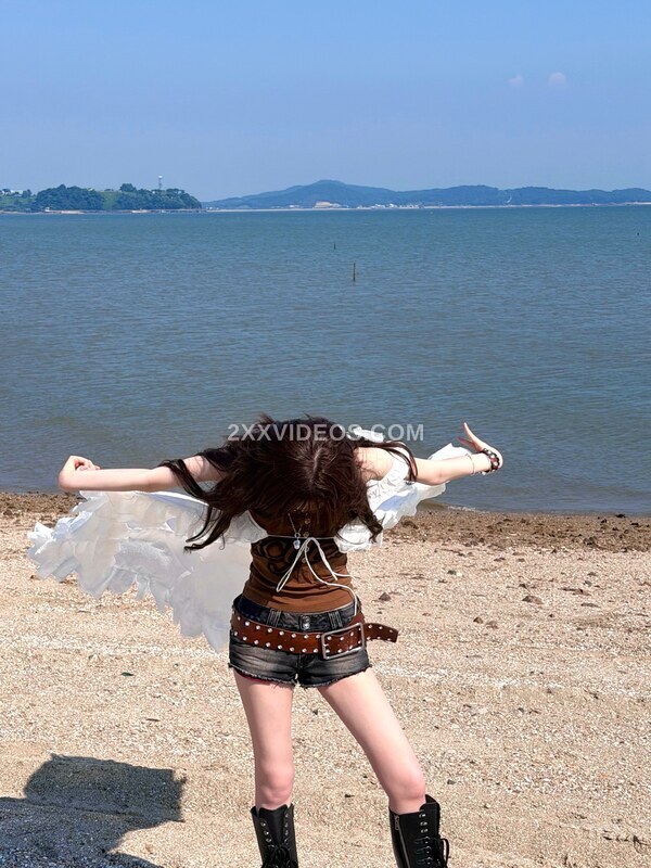 LIZ photo