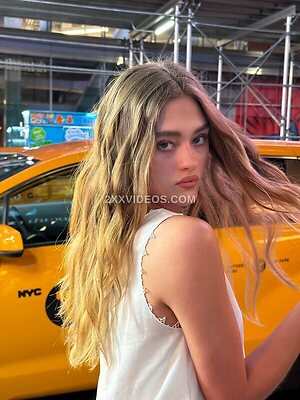 Lizzy Greene Nude Leaked Photo #18