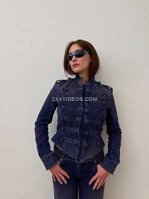 Lola Tung photo