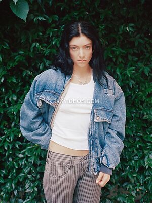 Lorde Nude Leaked Photo #8