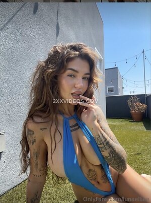 lunaelliee Nude Leaked Photo #3