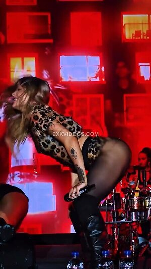 Luísa Sonza Nude Leaked Photo #8