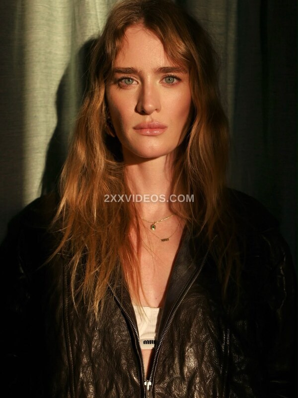 Mackenzie Davis photo